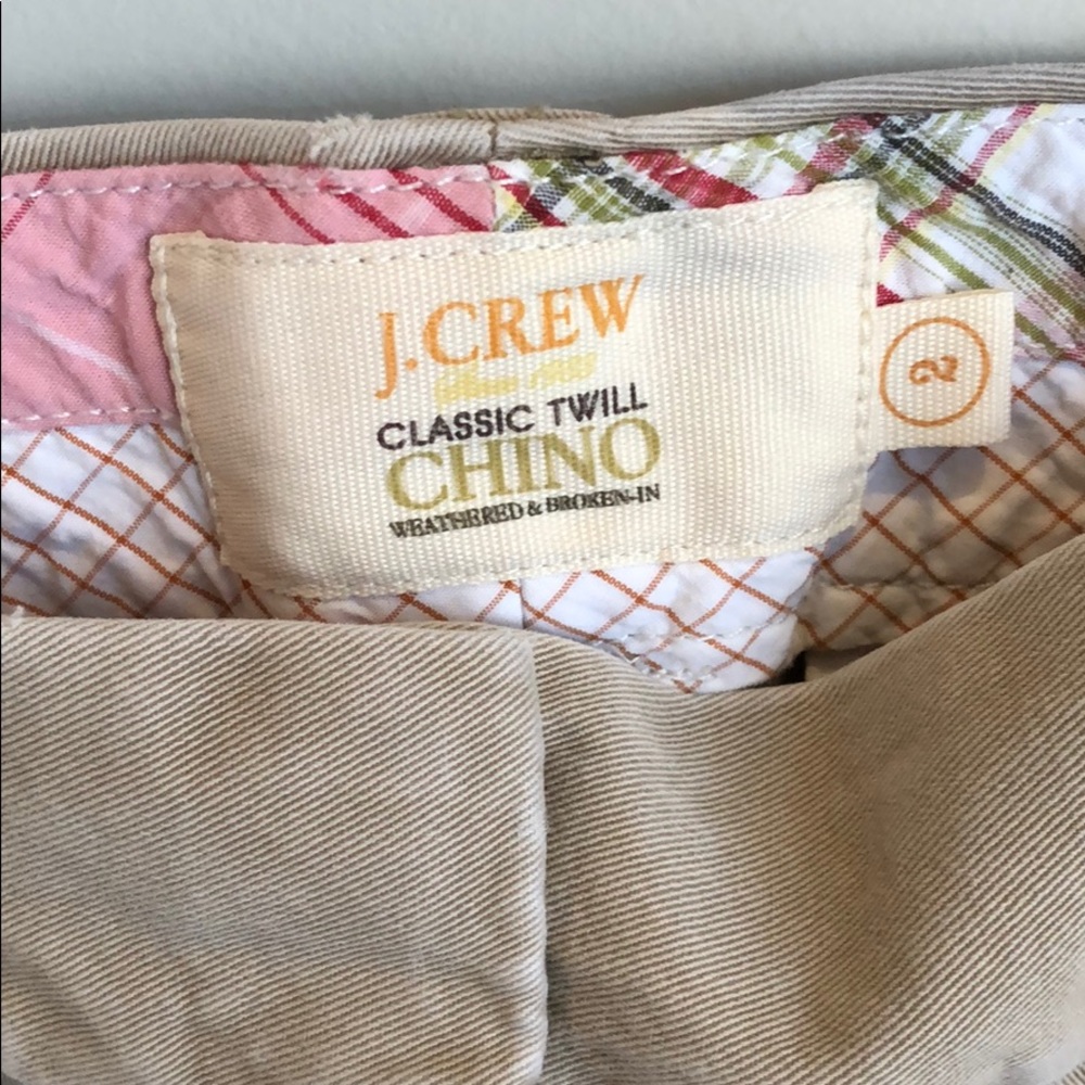 J. Crew 5” chino shorts in khaki - Picture 3 of 3